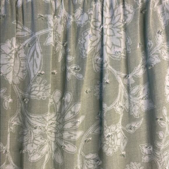 Doe & Rae Light Green Floral Ruffle Blouse, Size S- NWOT - Picture 4 of 7